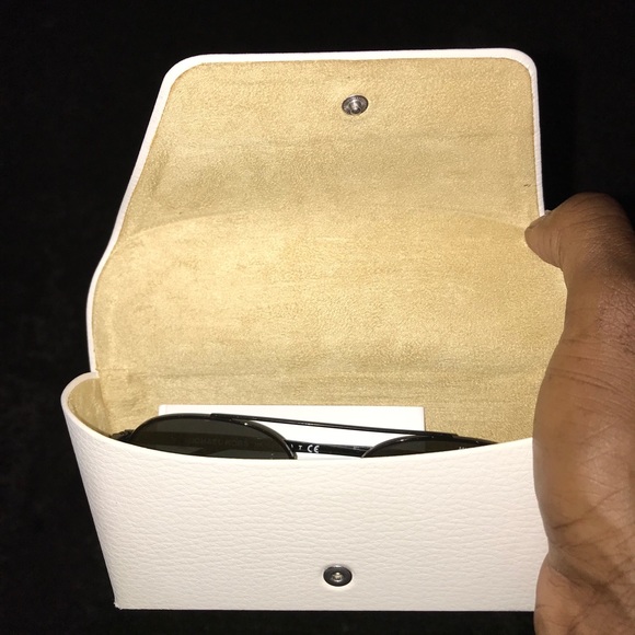 Michael kors sunglasses - Picture 3 of 7